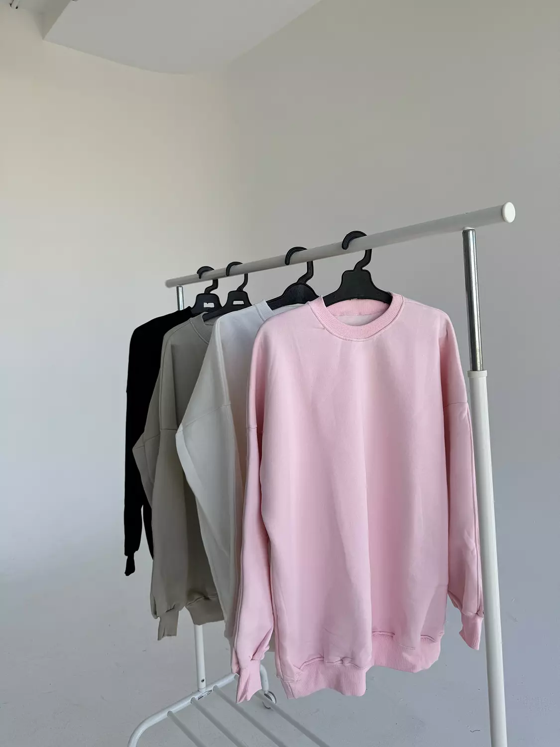 Crewneck sweatshirt  2