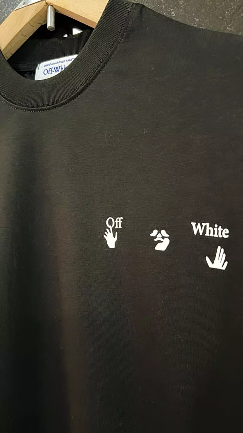 Off White T-shirt image