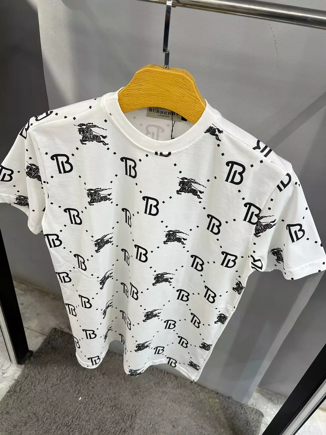 BURBERRY TSHIRT / 1482 2