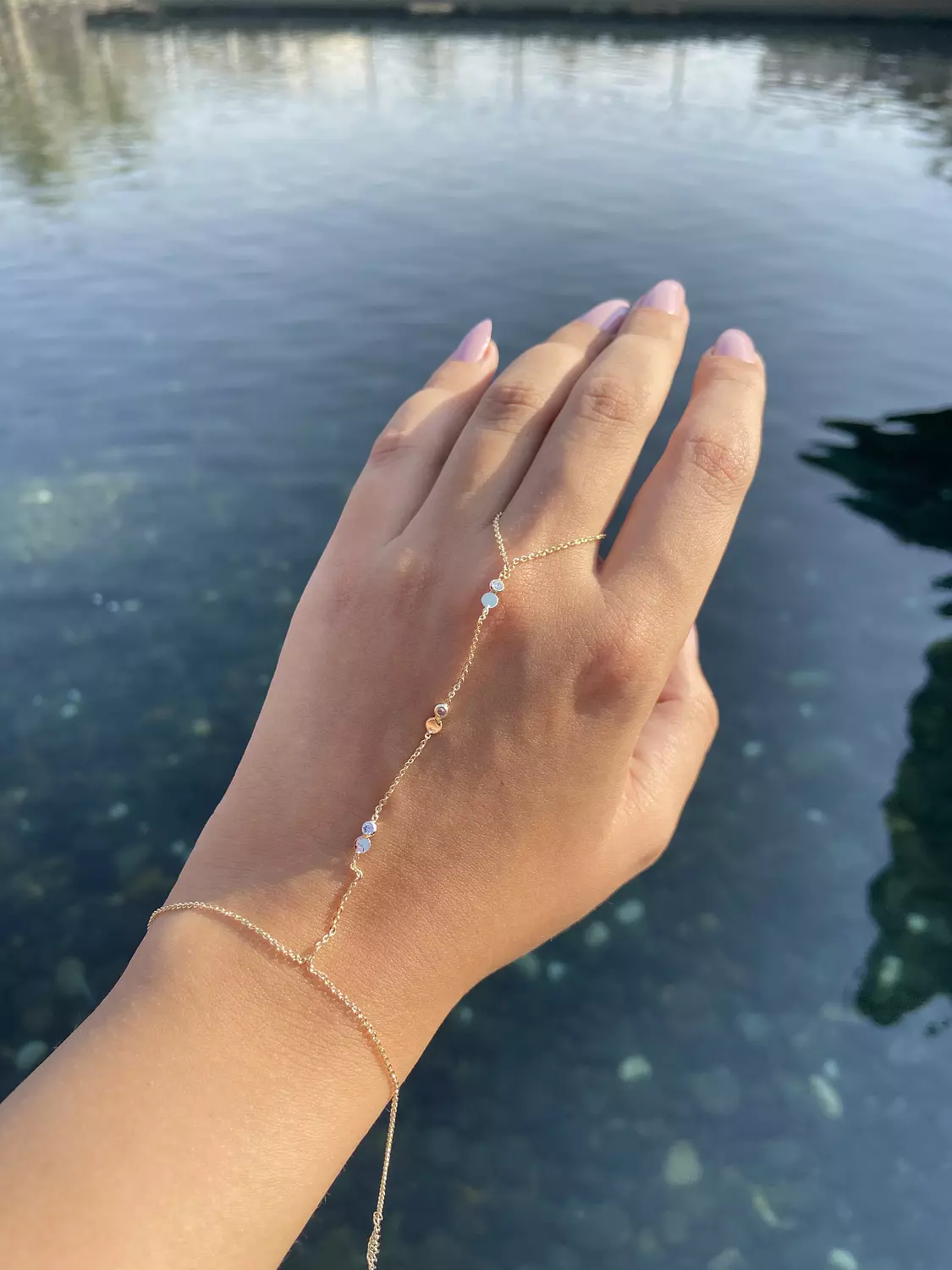 Dots handchain image