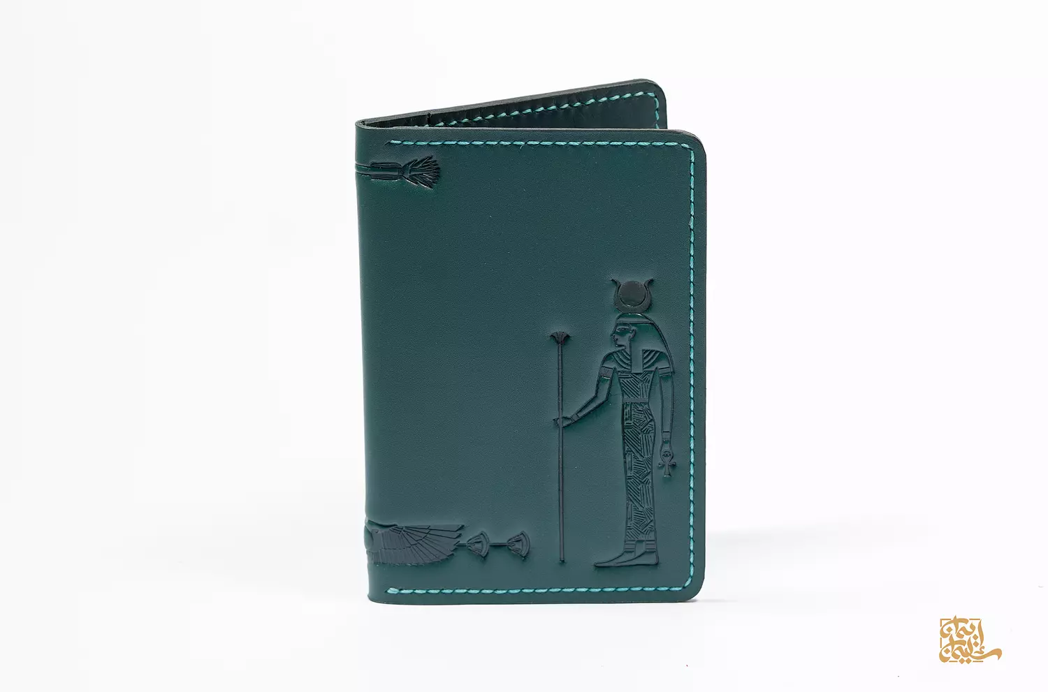 <p style="text-align: start"><span style="color: rgb(0, 0, 0)"><strong>Teal Passport Cover </strong></span></p>