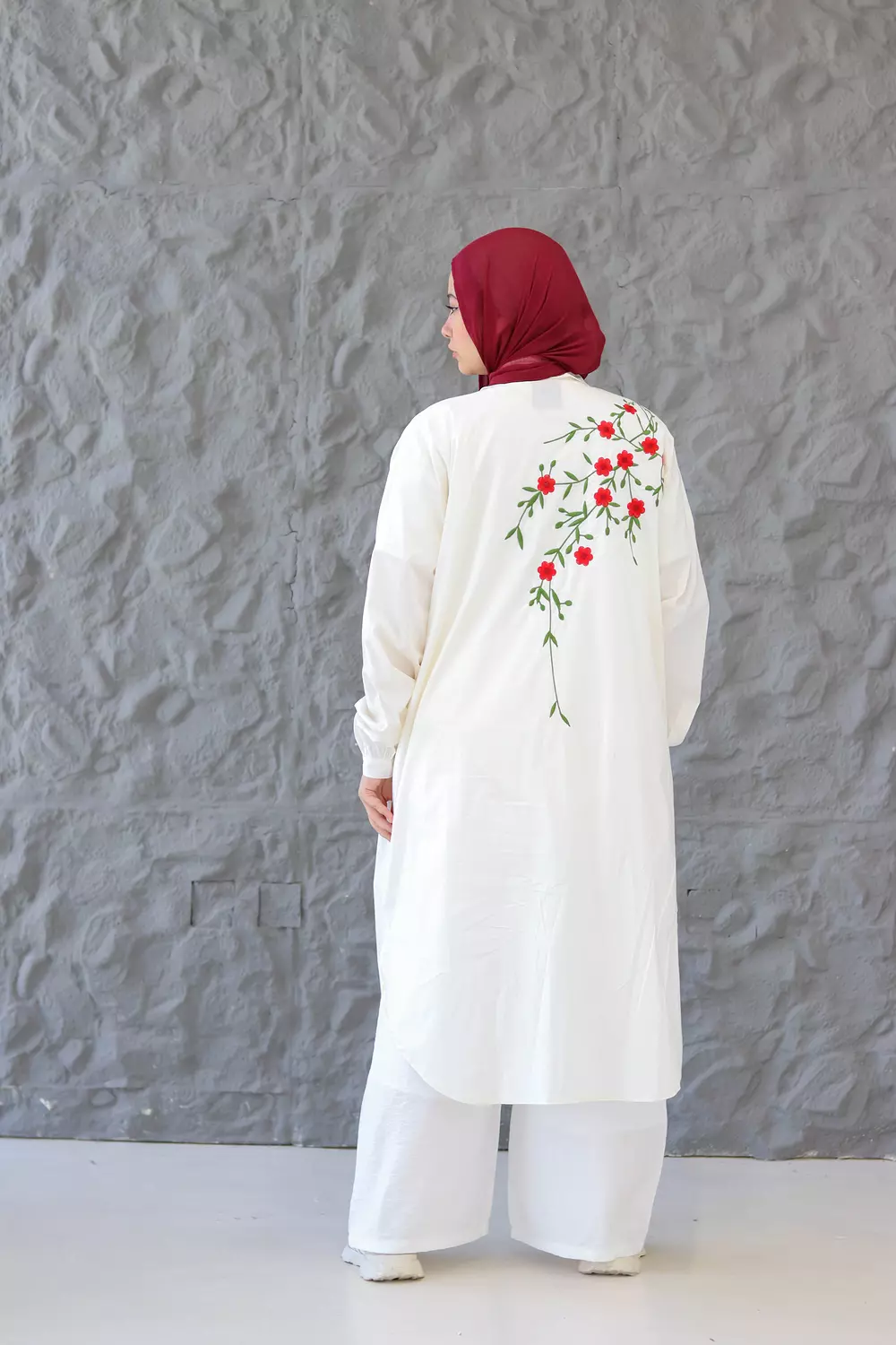 Flurry Embroidered Poplin Cotton Long Shirt in White 1