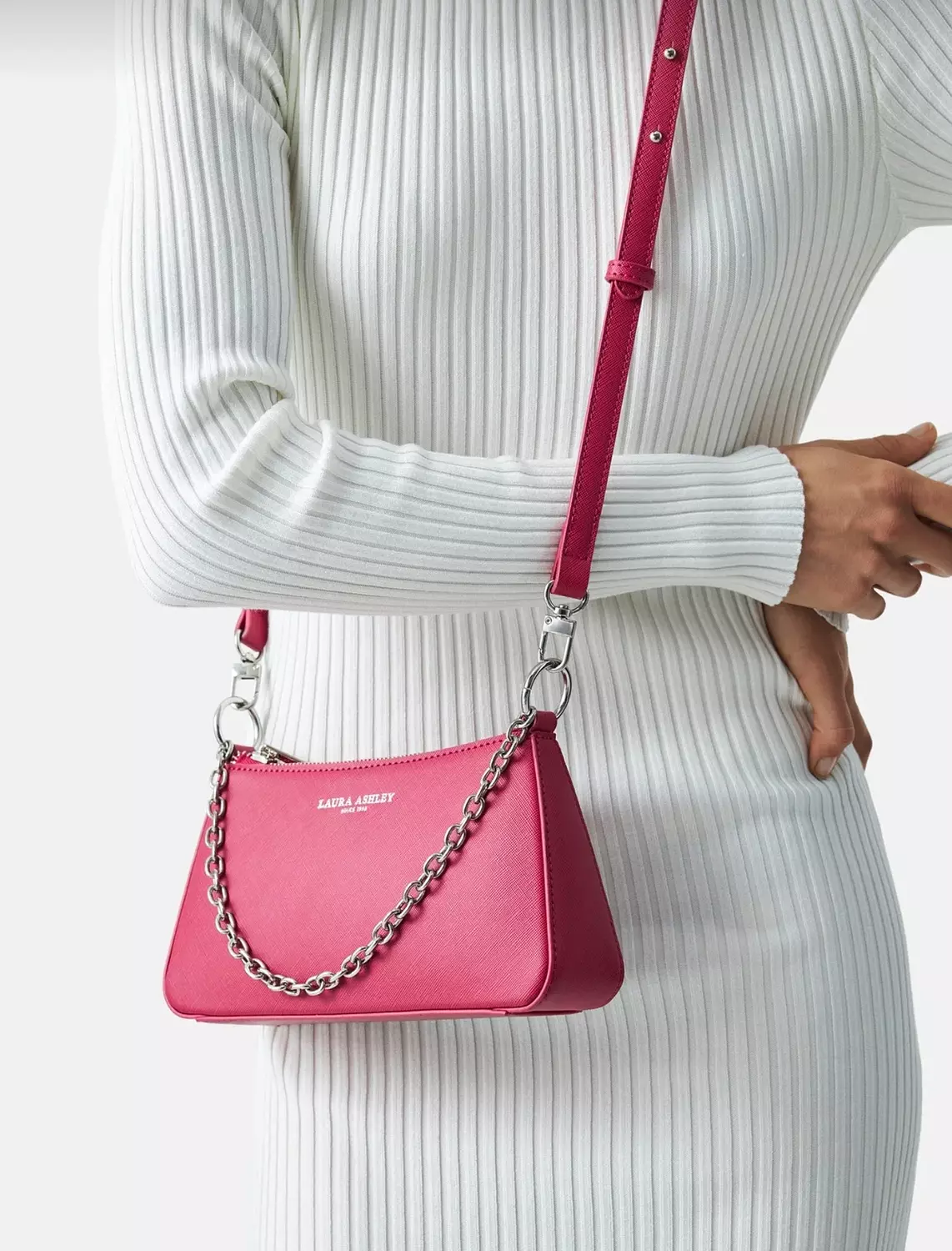 Fuchsia Cross bag with chain image