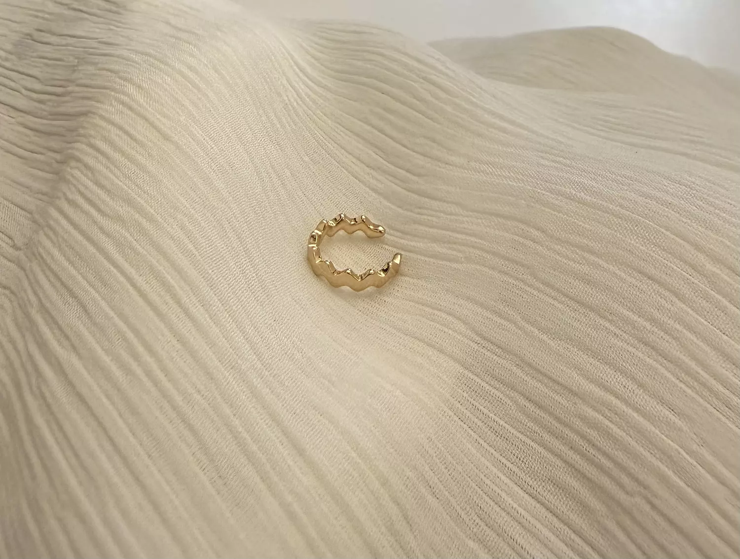Wavy Earcuff image
