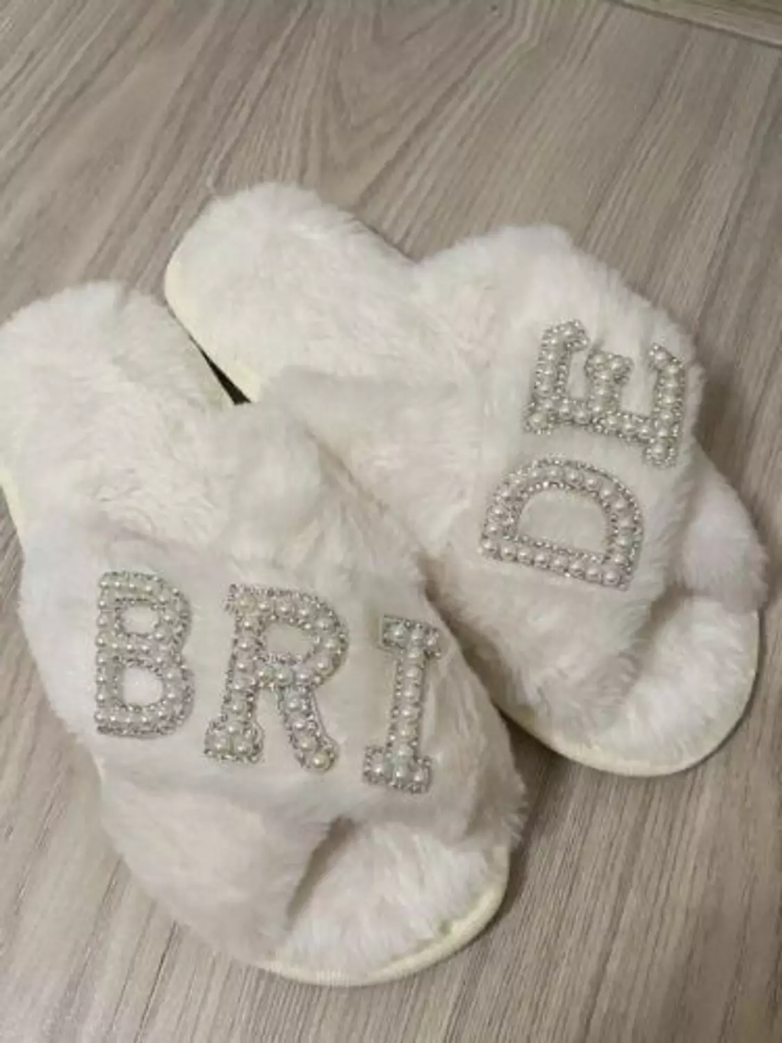 bride  slipper  with sparkling pearl 1 image