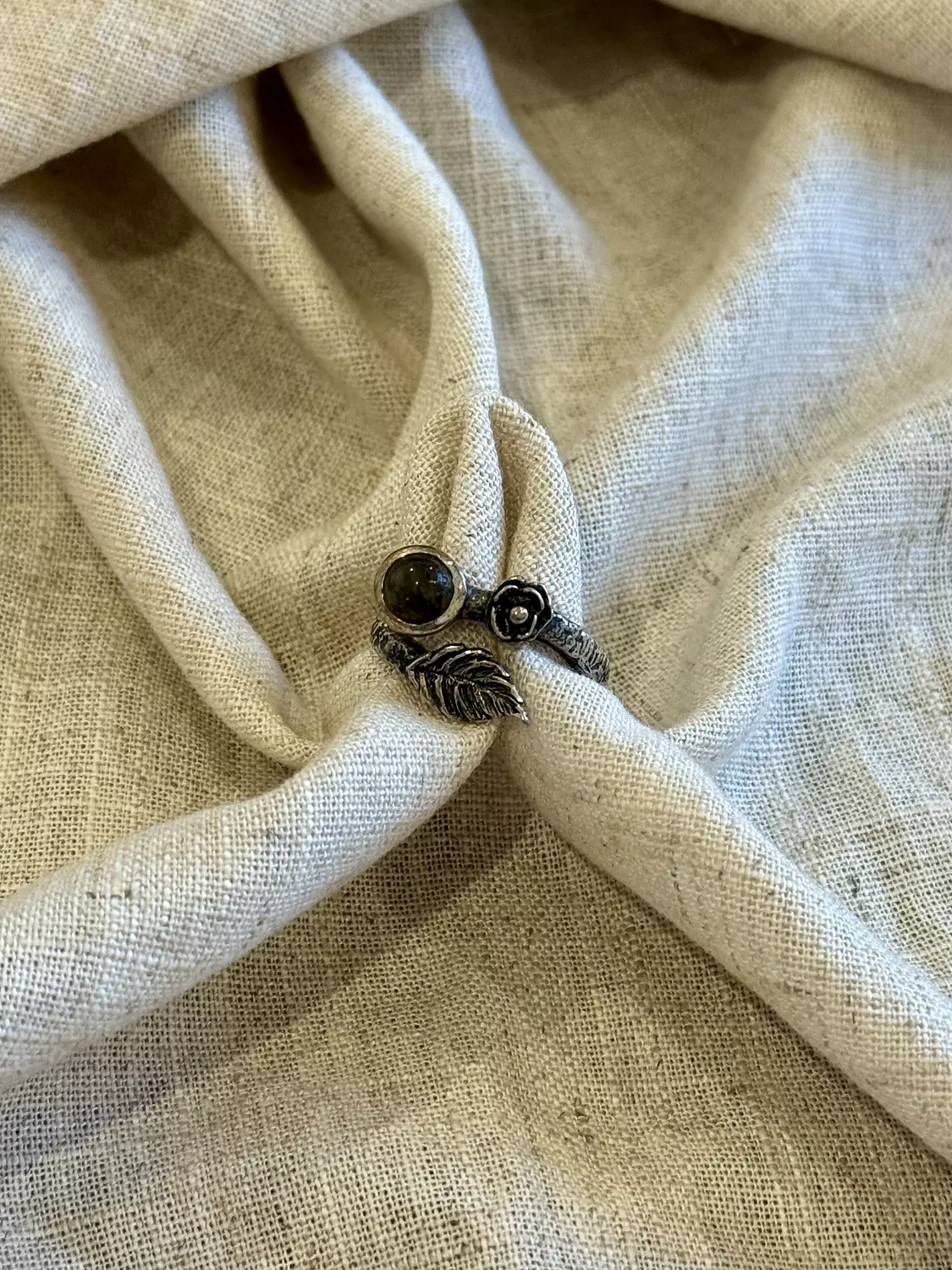 Vintage flower ring image