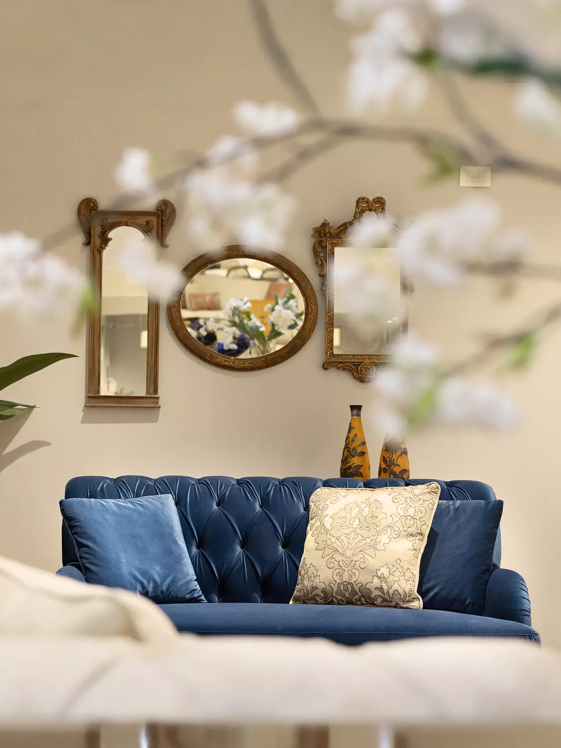 <p style="text-align: start"><strong>SOFAS</strong></p>