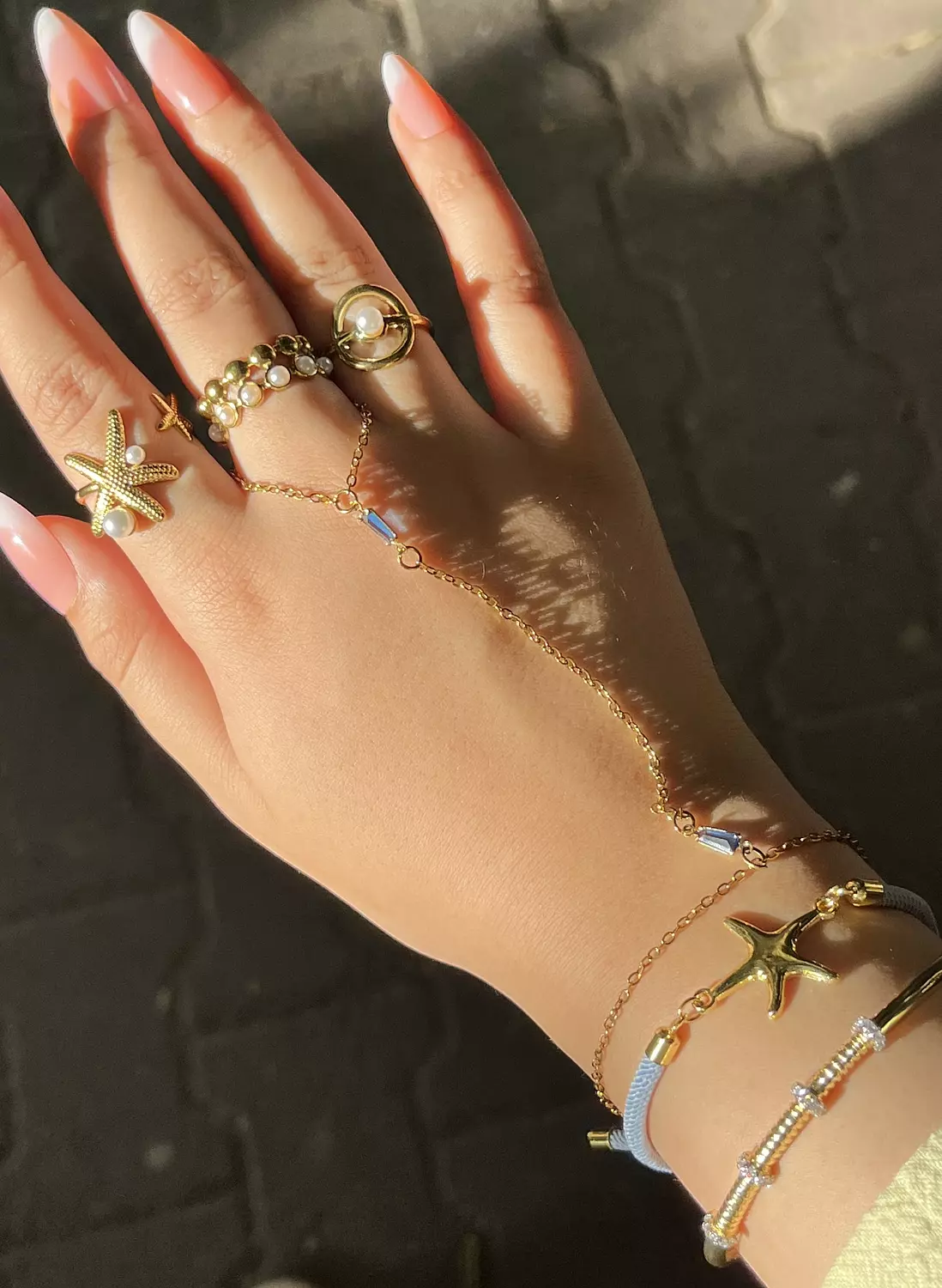 Blue handchain image