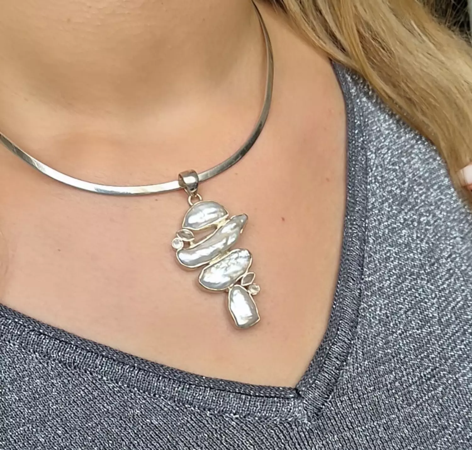 Choker with pearl 1