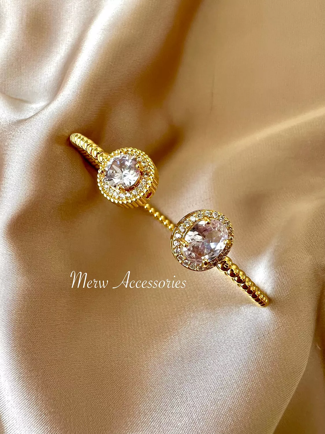 Circle crystal bangle  image