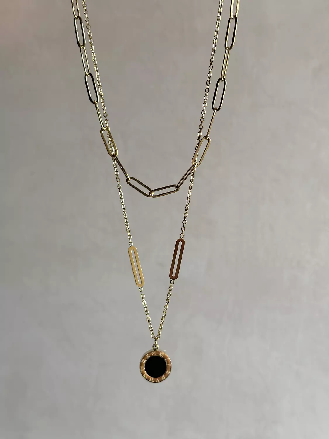 Paper clip circle separate Necklaces set ( Double Face black x white ) image