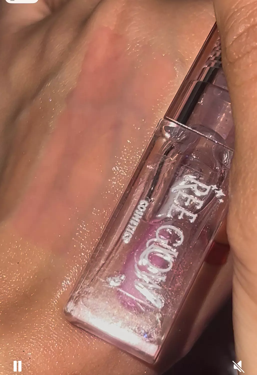 Magic hydrating lip oil  1