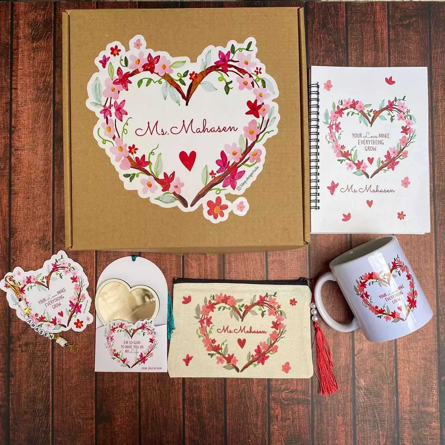 Brown Heart Flowers Gift Box     image