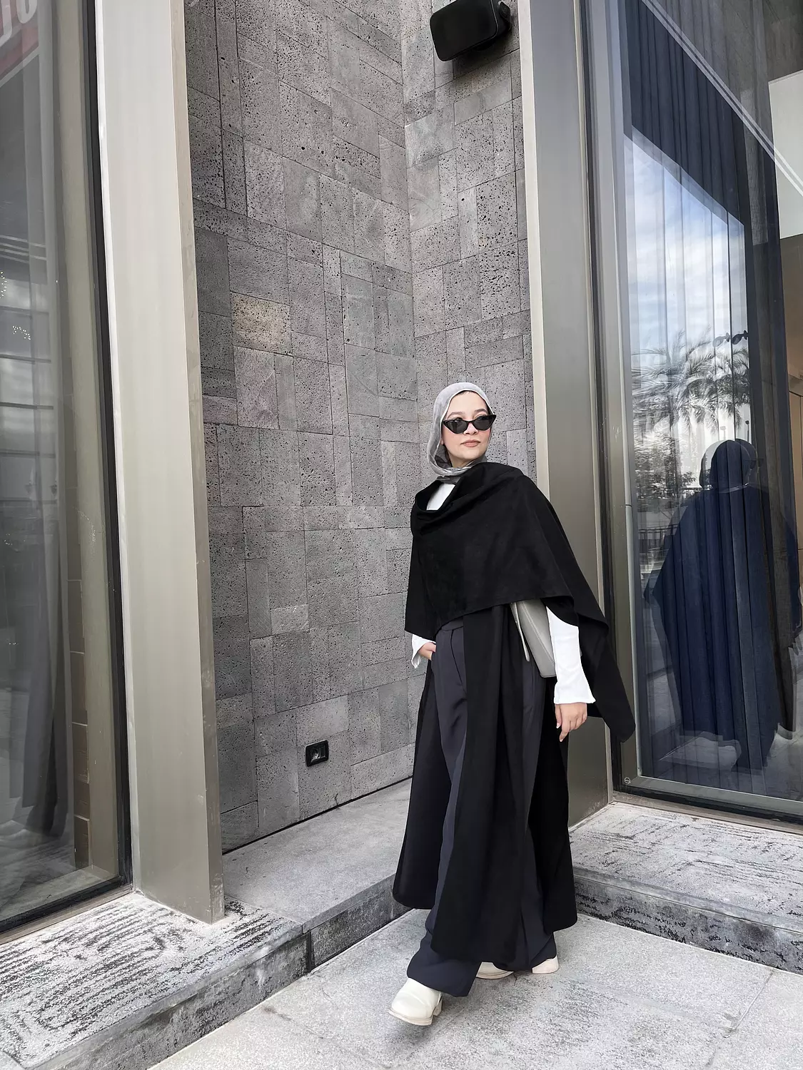 Cape black hover image