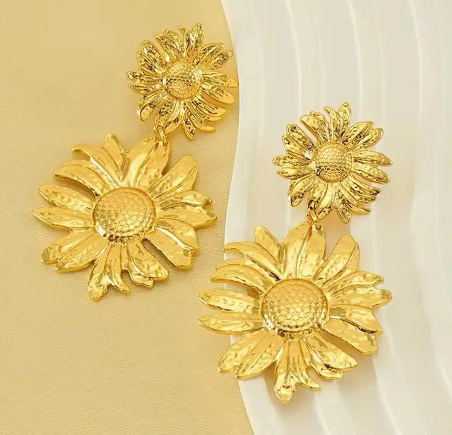 Earings E34 hover image