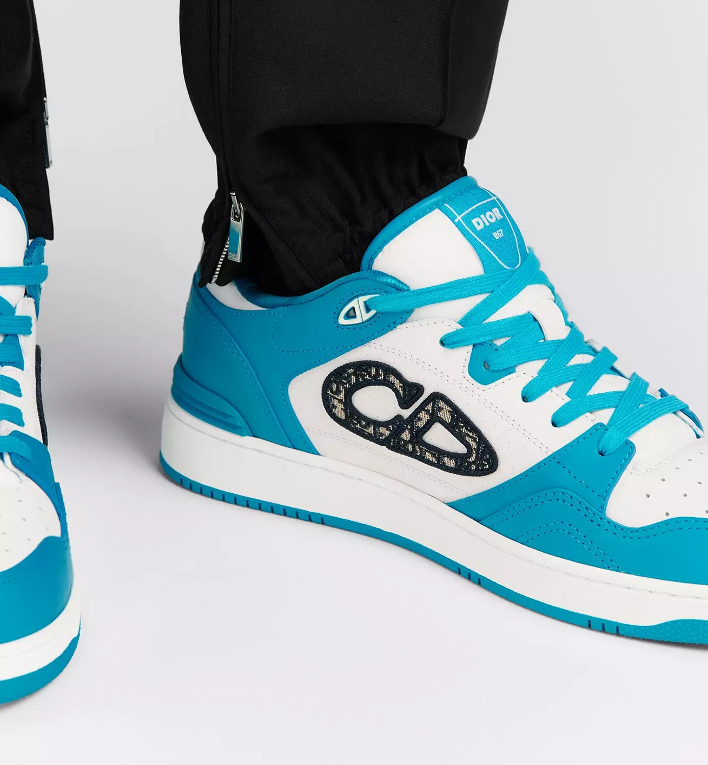 Top Sneaker Blue and White  4