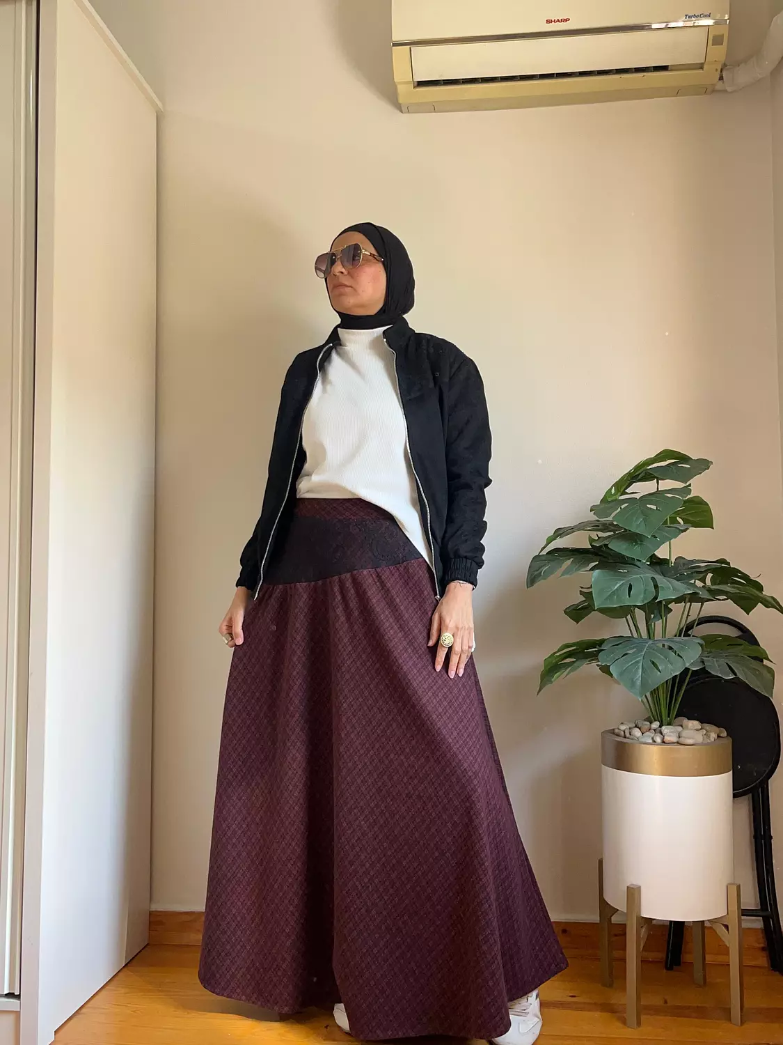 Burgundy skirt with lace  2