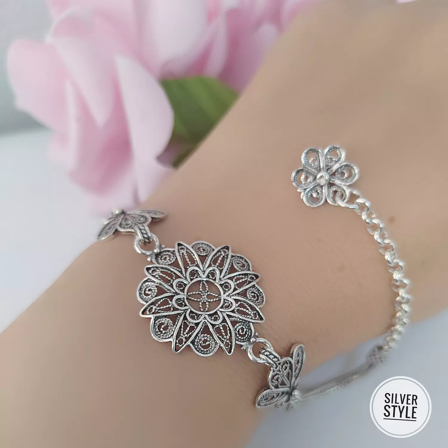 Flowery bracelet  image