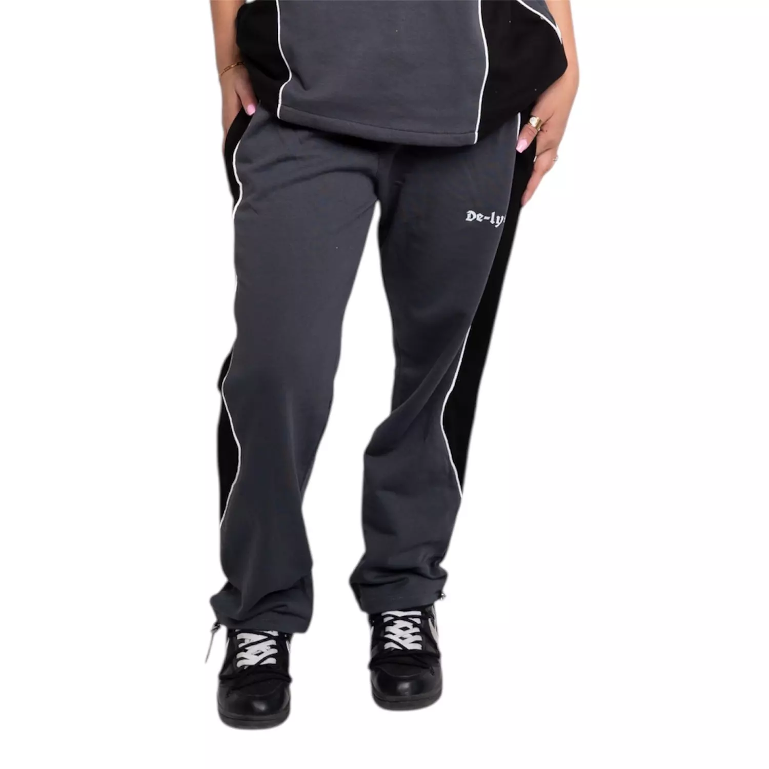 De-lys pants Black & Grey with white stripe 3