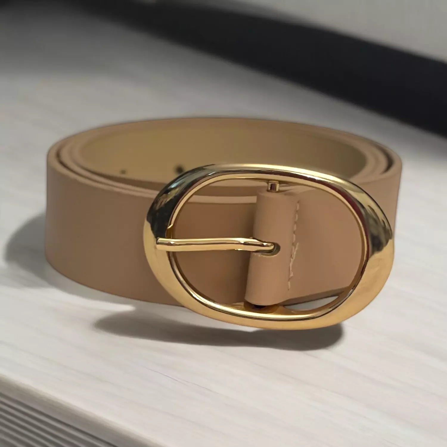 Oval Luxe belt hover image