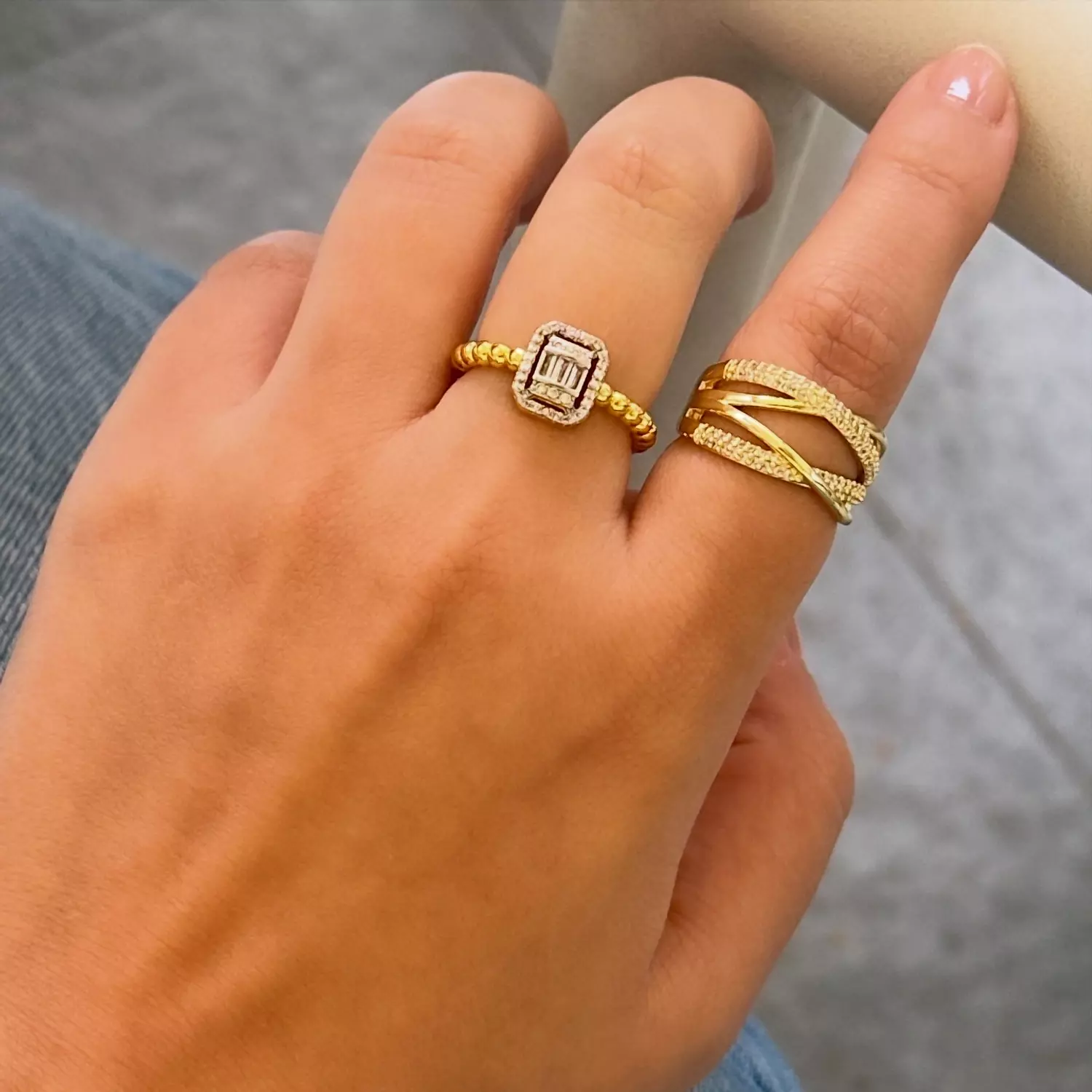 Crisscross Gold Ring image