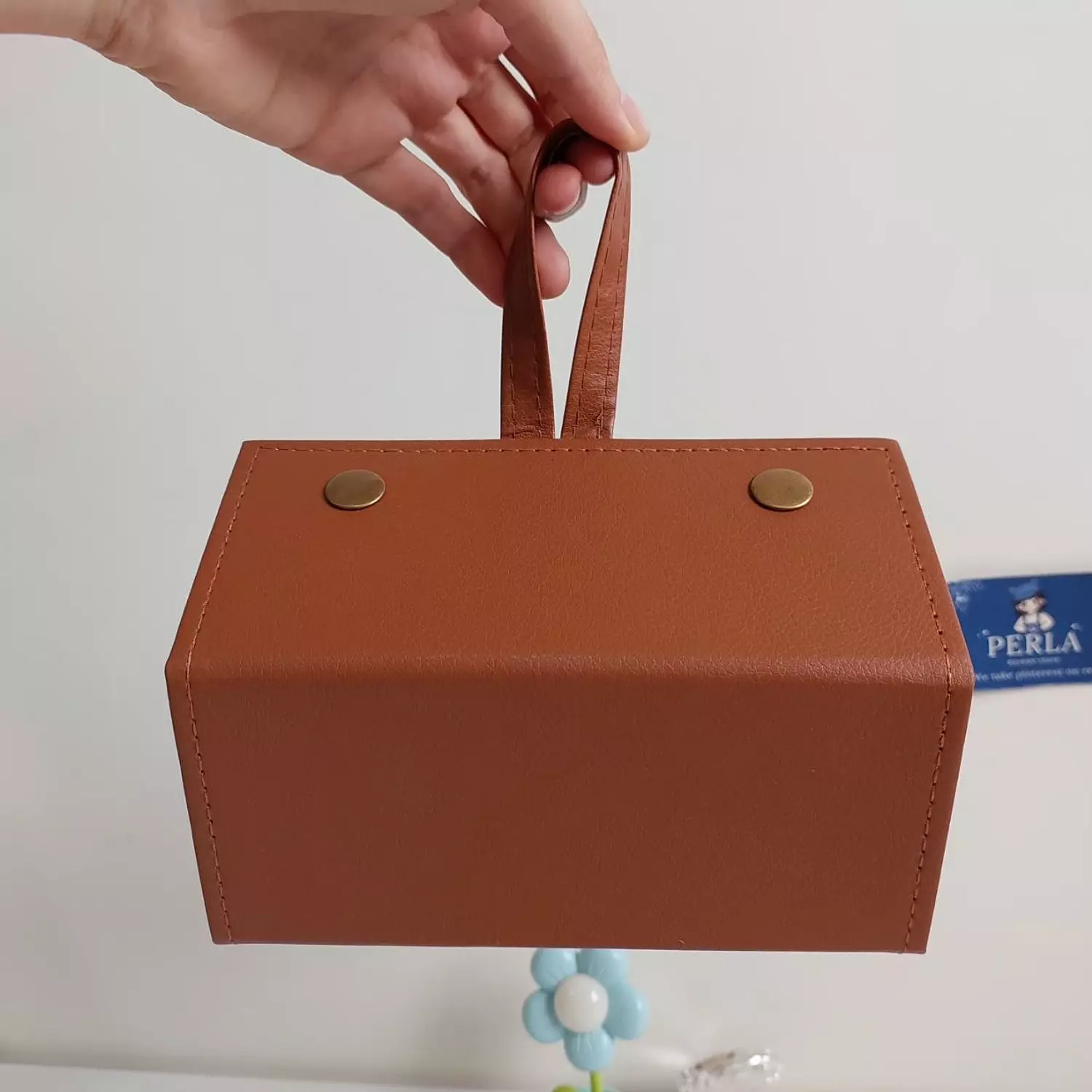 Glasses organizer 2