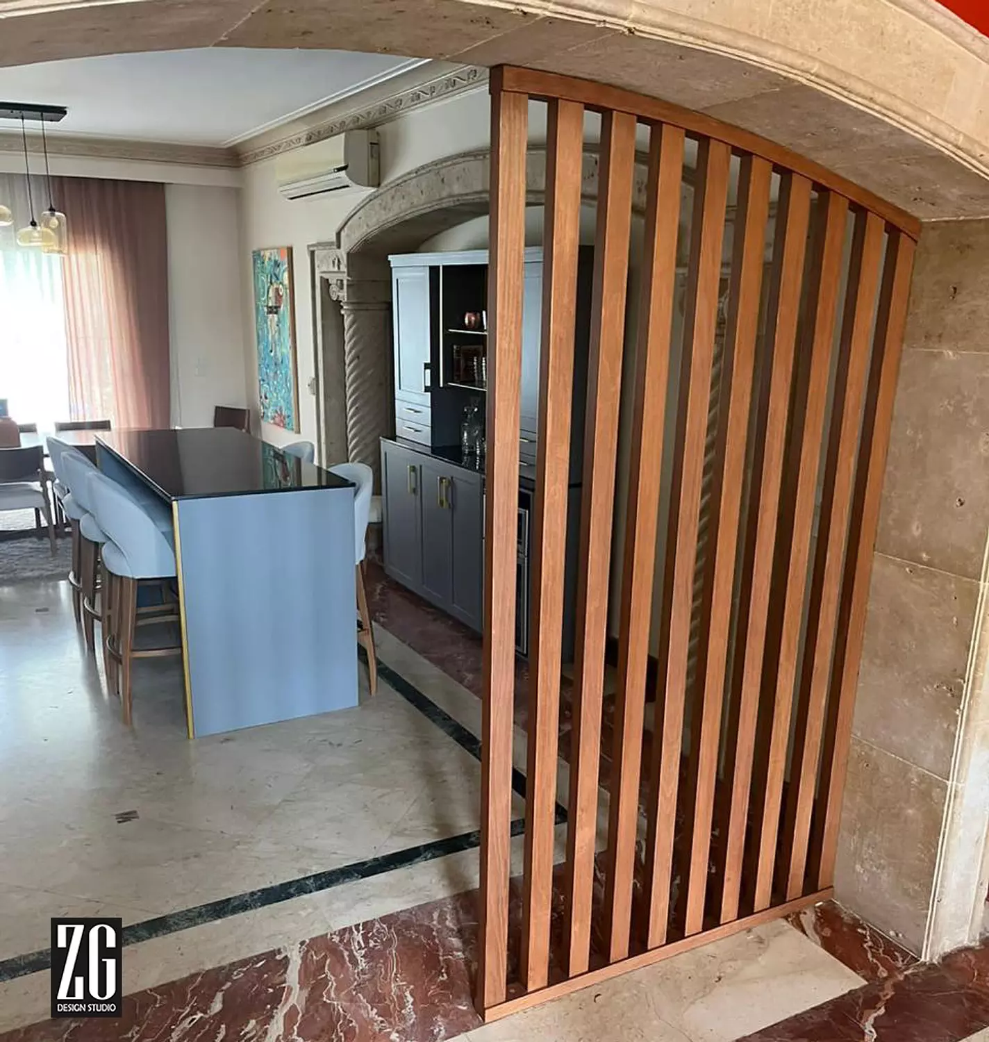 STRIP WOODEN PARTITION  1