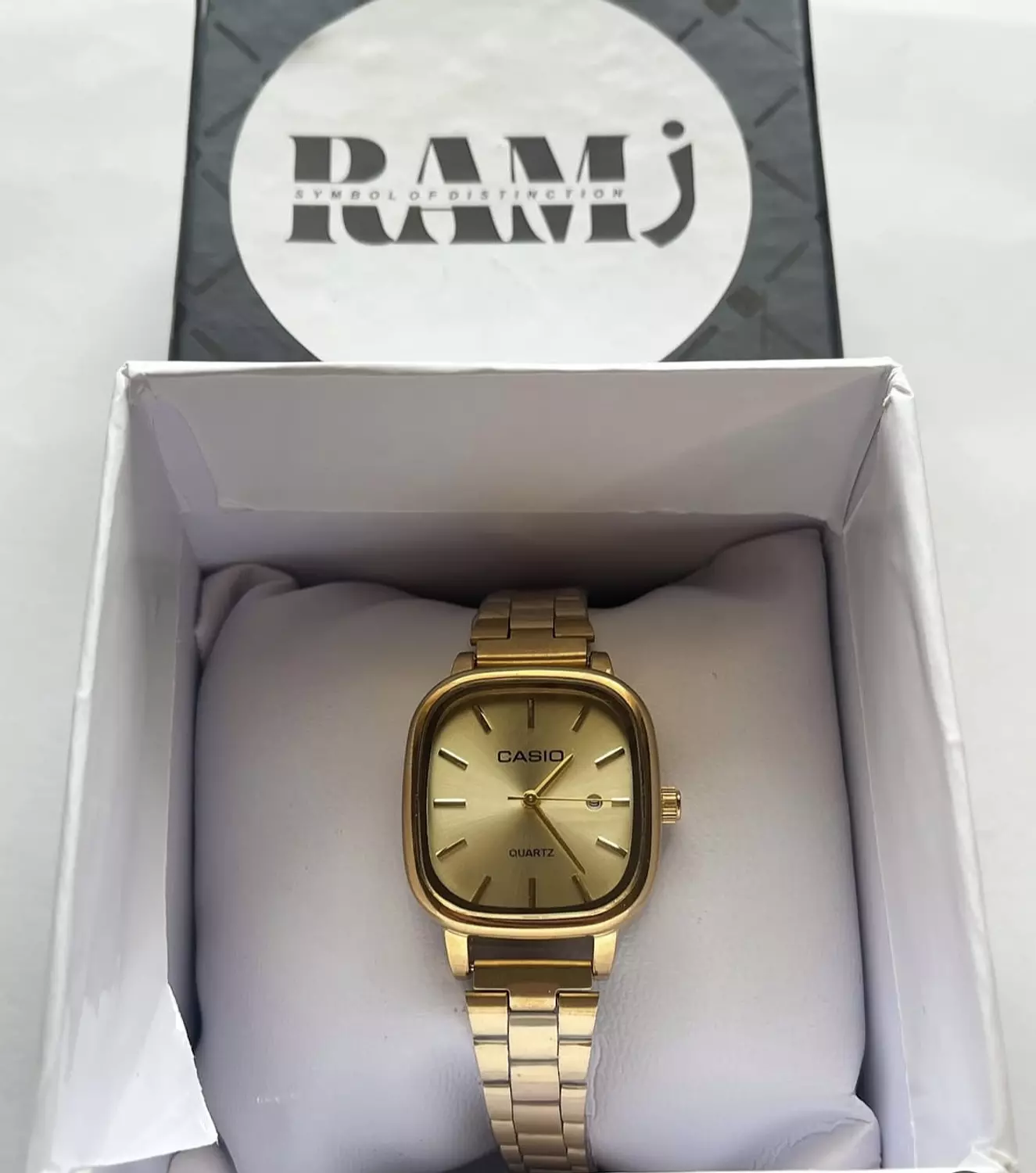 Female oldmoney full gold hover image