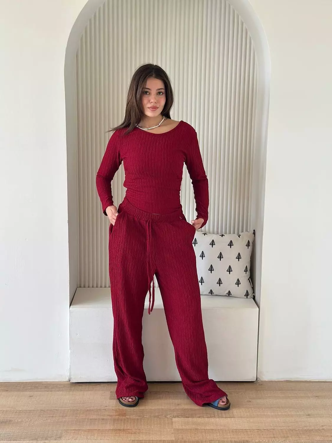 Crinkled Off-Shoulder Stretch Knit Set   10