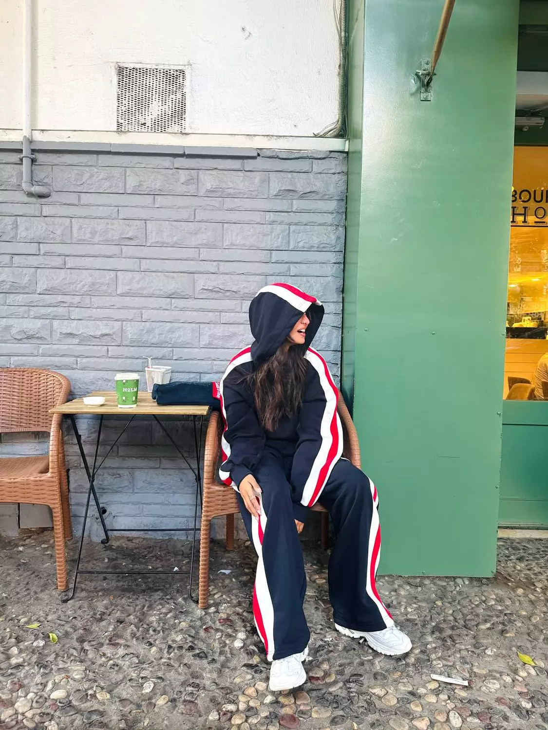 90Th set image