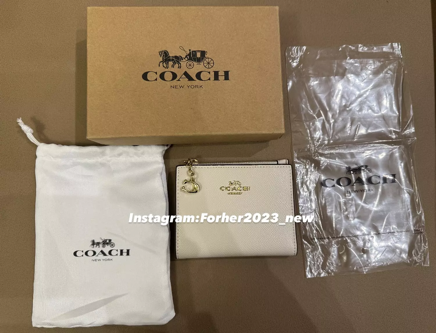 Coach bifold wallet offwhite  2