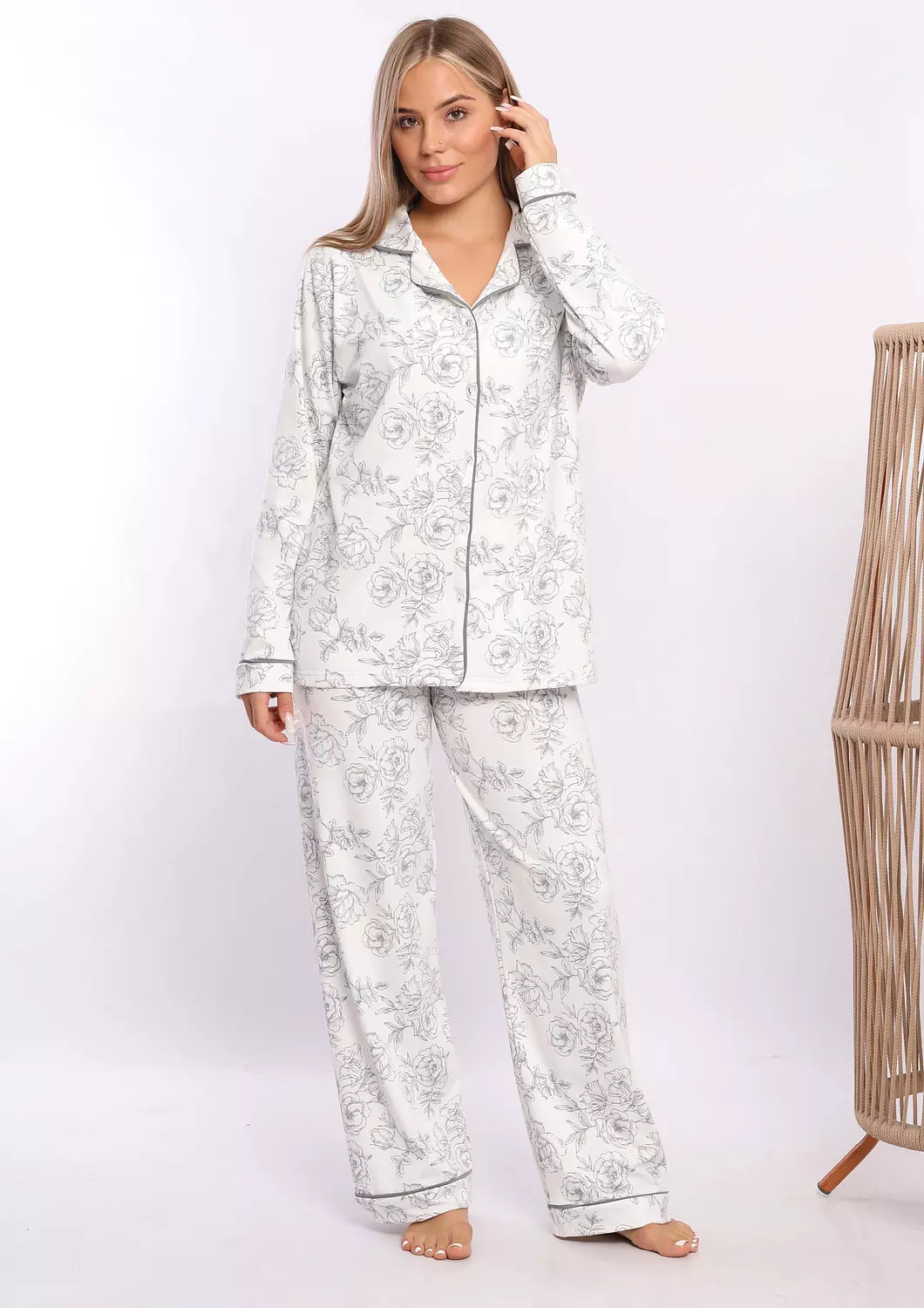 C317 The White Flower long sleeves buttoned Pajama Set  2