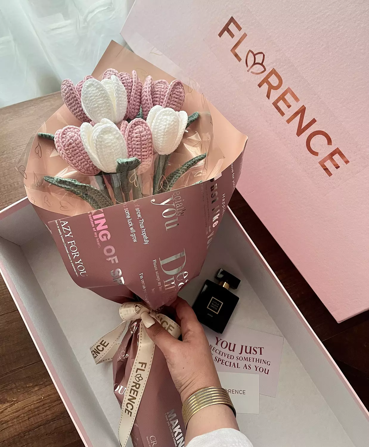 <h4 style="text-align: justify"><span style="color: rgb(0, 0, 0)">Gift Boxes »</span></h4>
