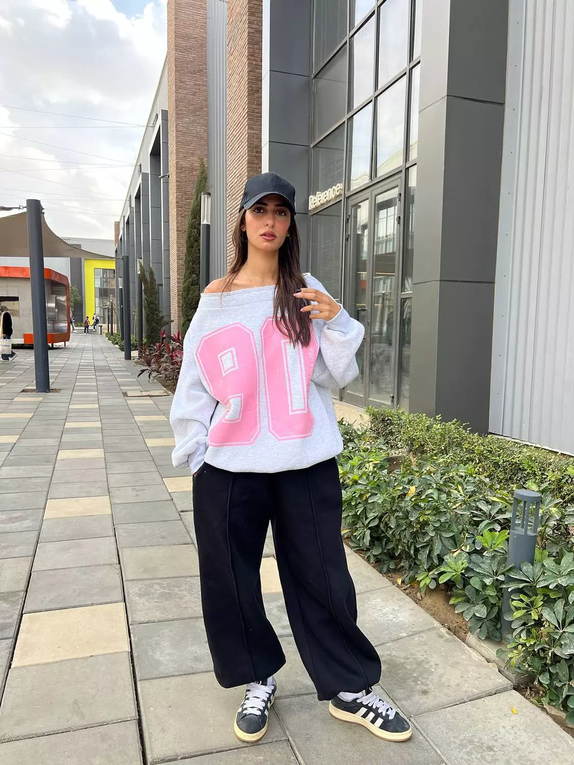 hoodie off shoulder 90  1