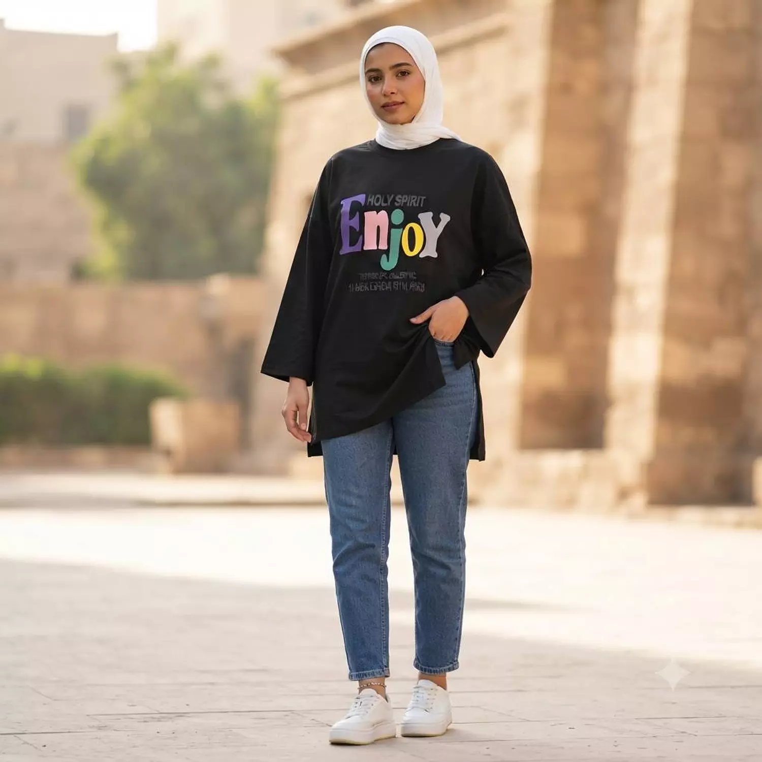Cropped Graphic Sweatshirt 4