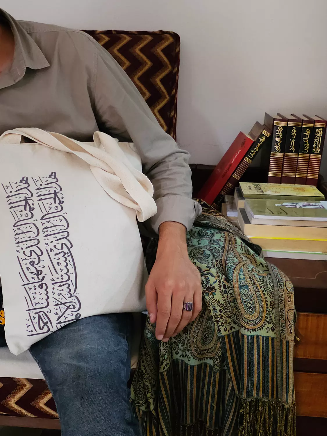Tote Bag/  هذا الجمال الذي مهما قسا رحِما  image
