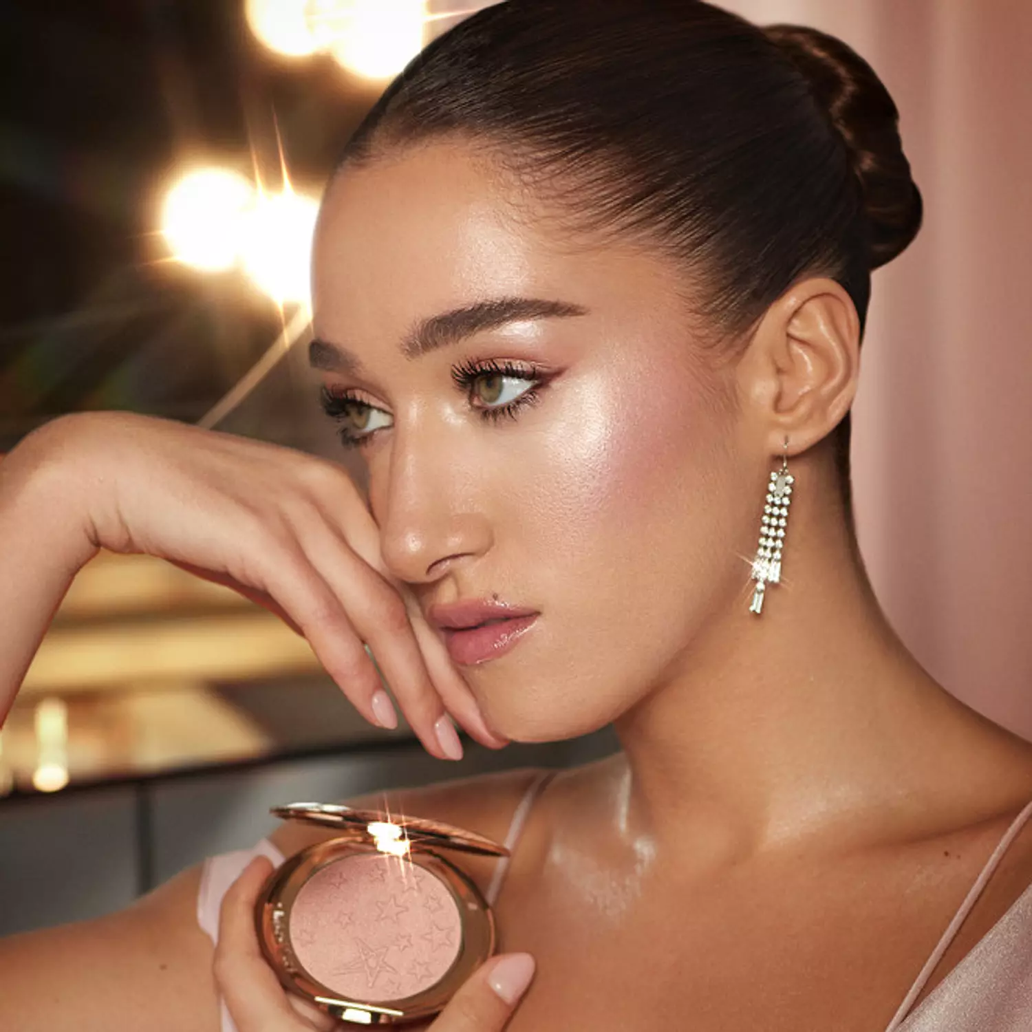 charlotte tilbury hOLLYWOOD GLOW GLIDE FACE ARCHITECT HIGHLIGHTER PILLOW TALK GLOW 1