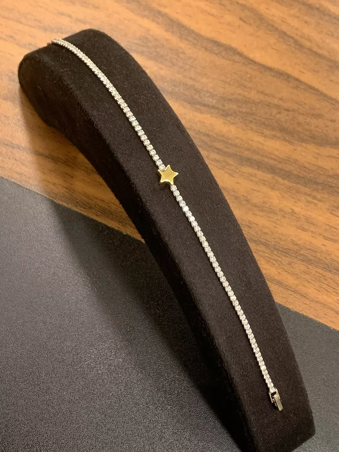 Tennis star golden bracelet image