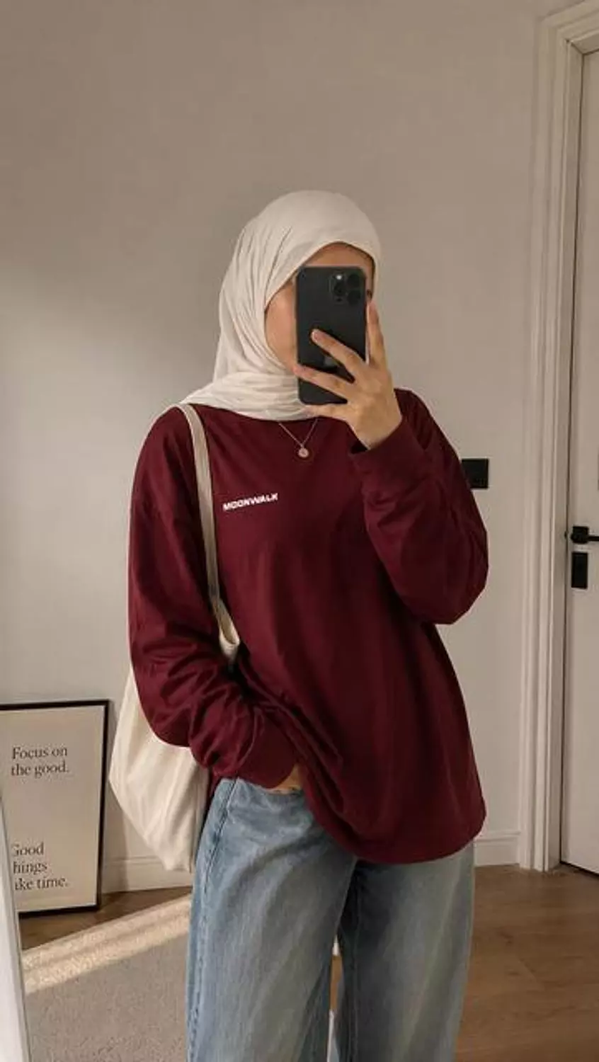 BURGUNDY HIJABI LONG SLEEVE T-SHIRT. image