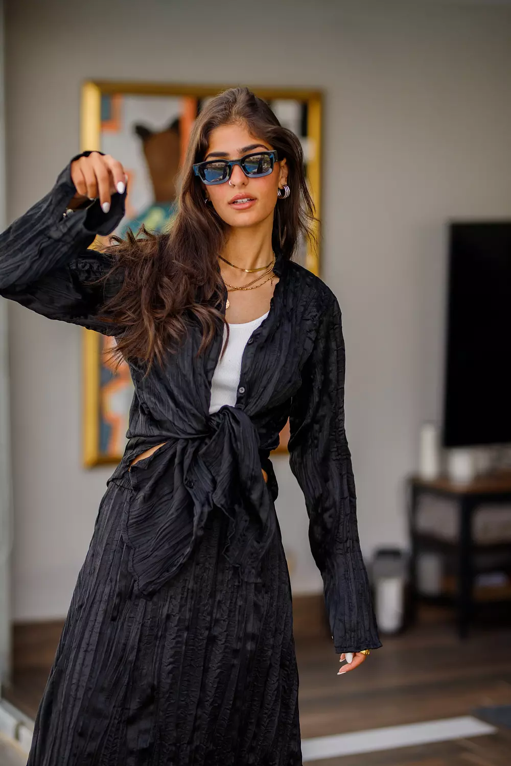 Black crushed satin set hover image