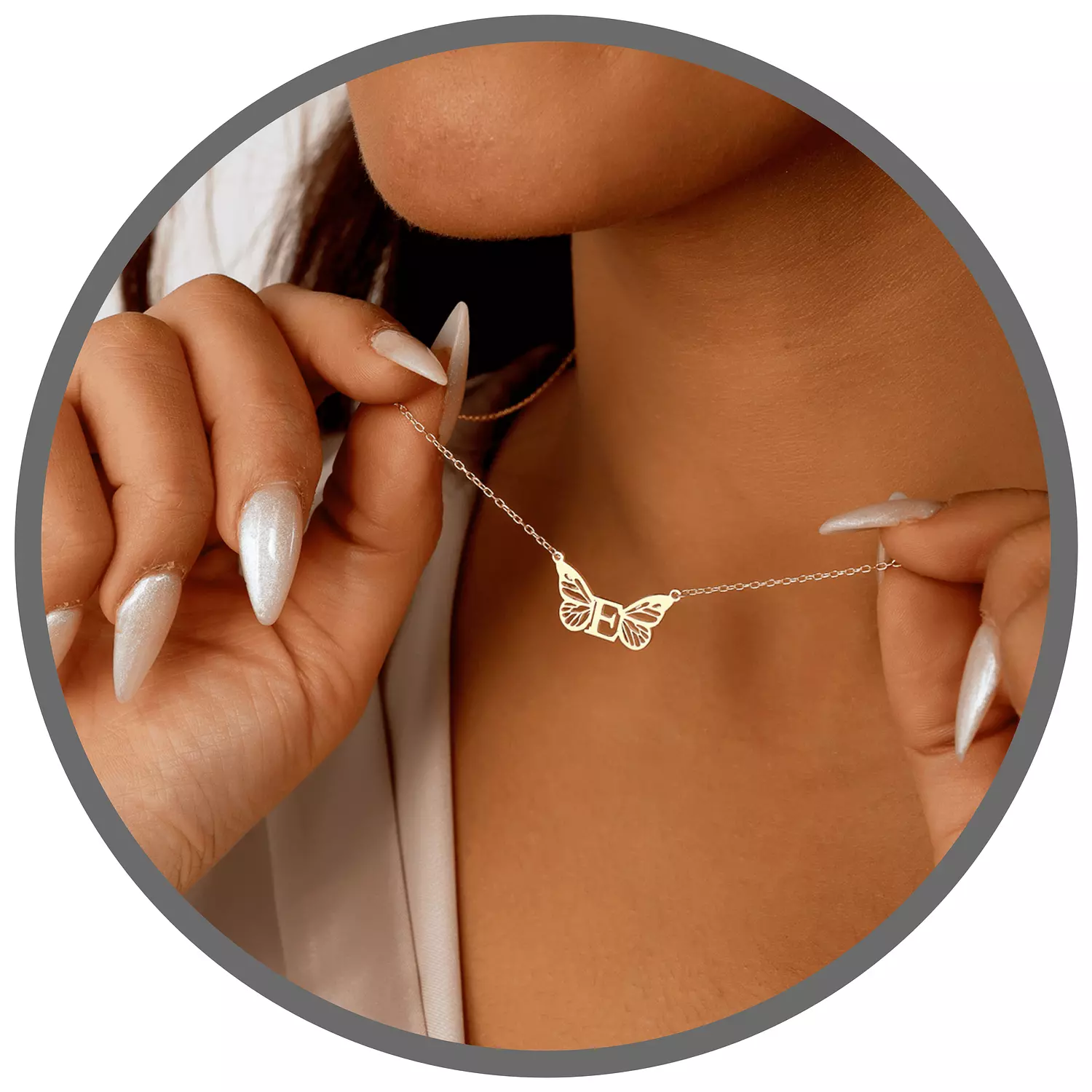 <h3 style="text-align: center">Necklaces &amp; pendents</h3>