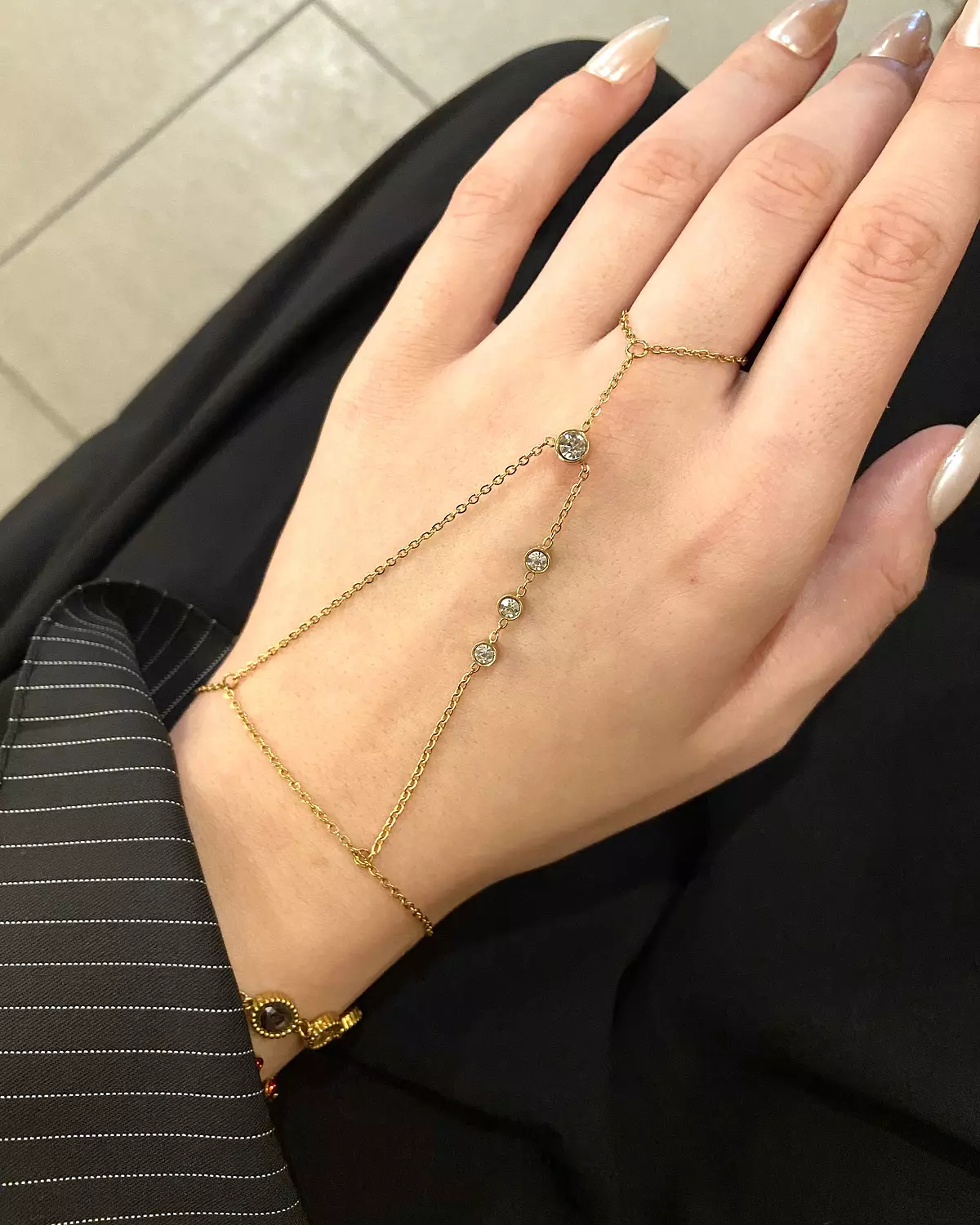 Stainless steel hand chain 2 lines with 4 crystals 1