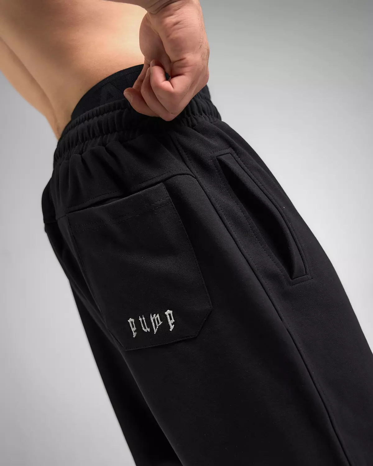 CLASSIC BAGGY SWEATS- black 4