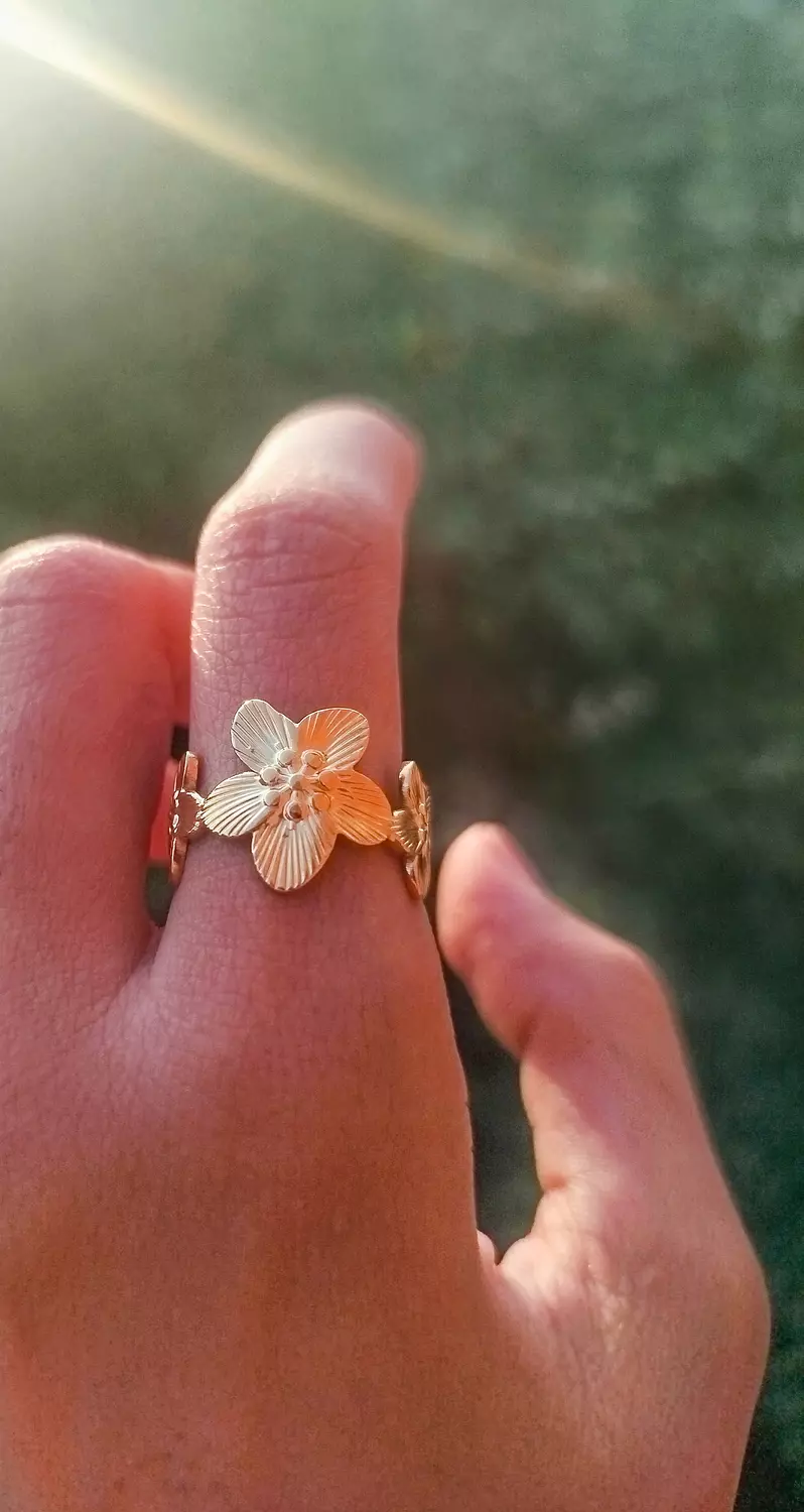 Flower ring  hover image