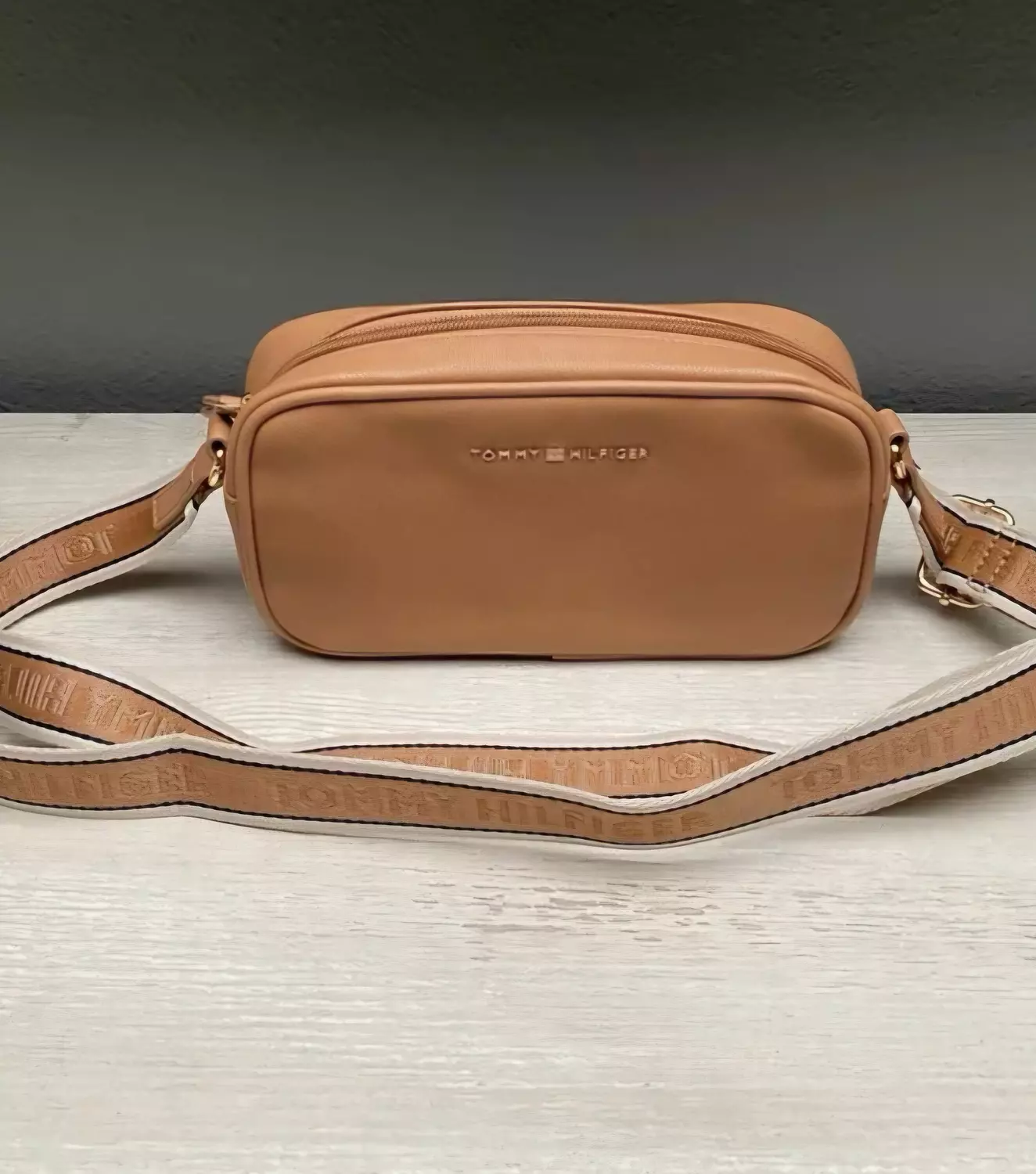 Tommy Hilfiger Signature Crossbody Bag  image