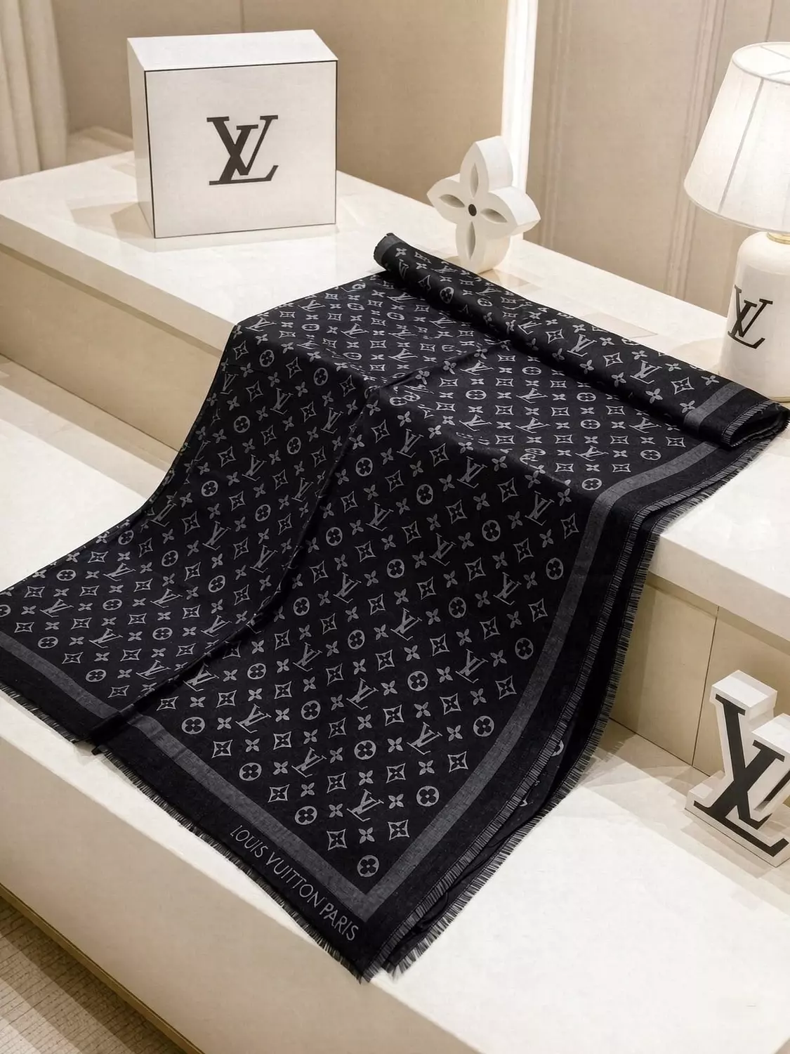 Louis Vuitton scarf Black and silver hover image