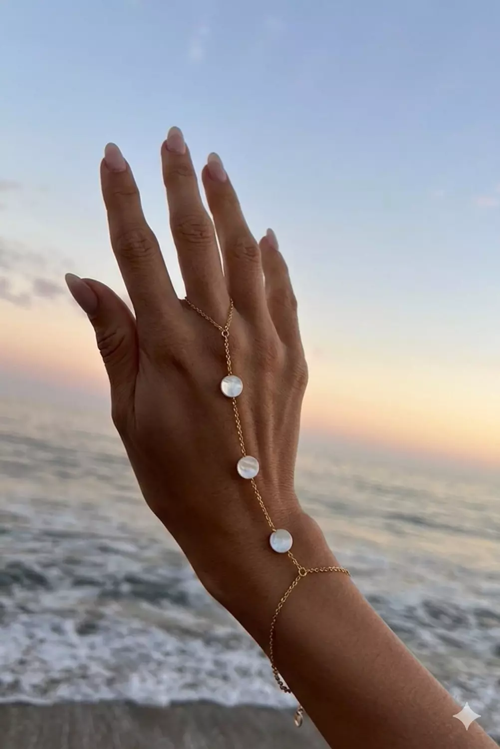 Circle Sadaf Handchain  image
