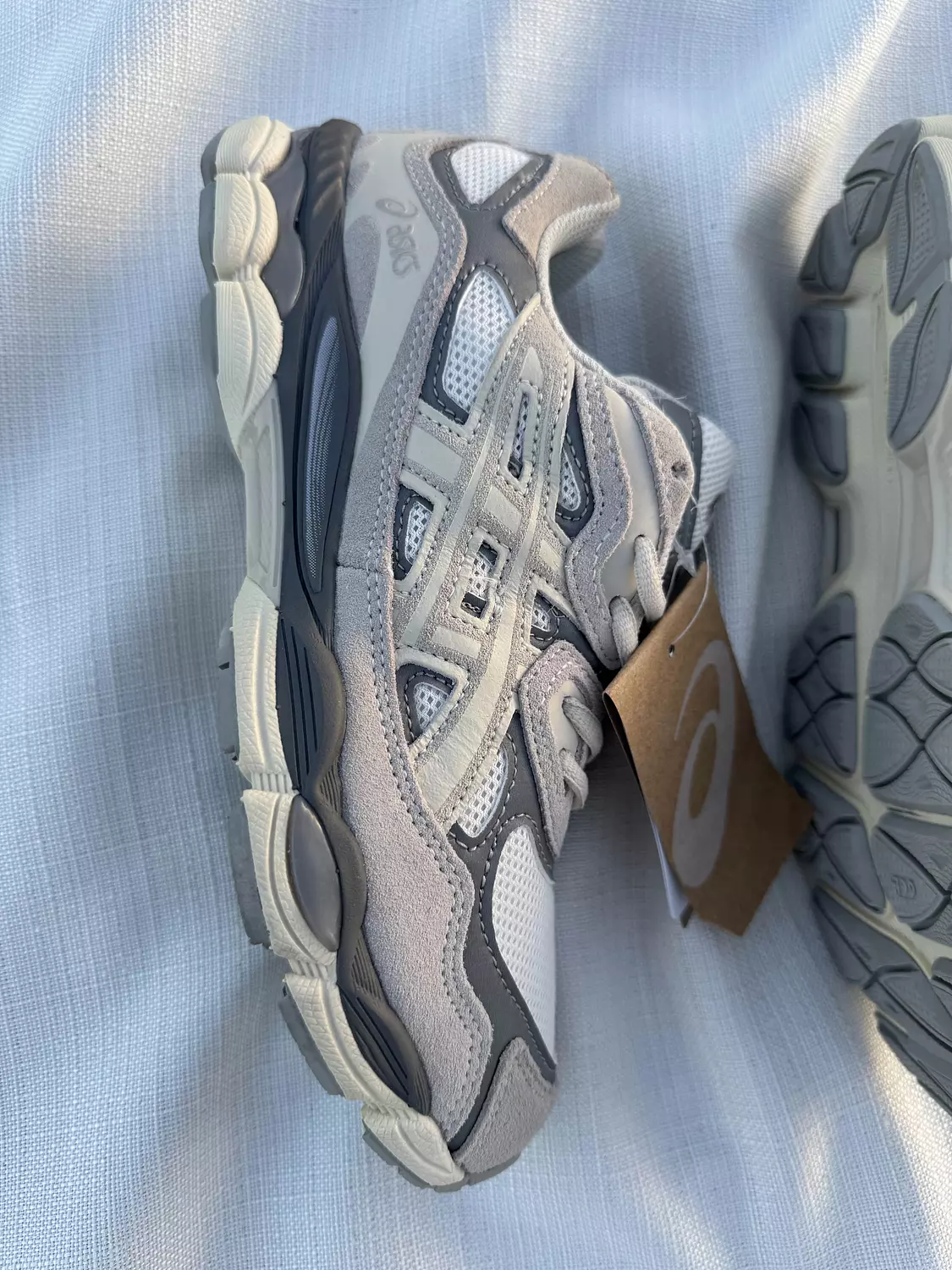  .Asics Gel -NYC 3