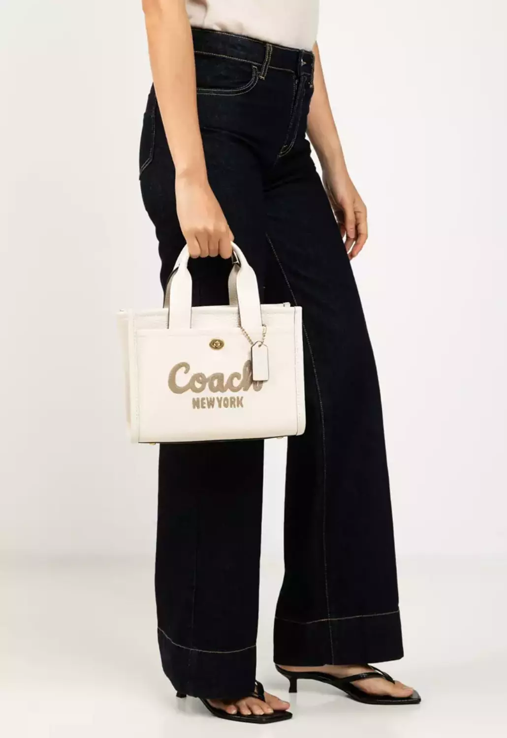 Coach Cargo Tote Bag 26 leather in white 6