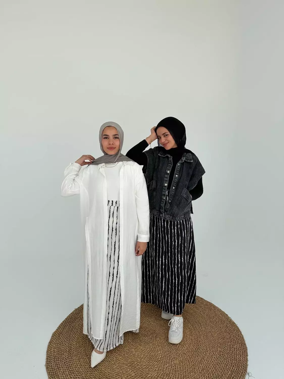 <h3 style="text-align: center"><span style="color: rgb(110, 89, 62)">STRIPED SKIRT</span></h3>